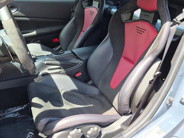 Certified 2024 Nissan Z Performance w/ Floor Mat Package RWD image 17