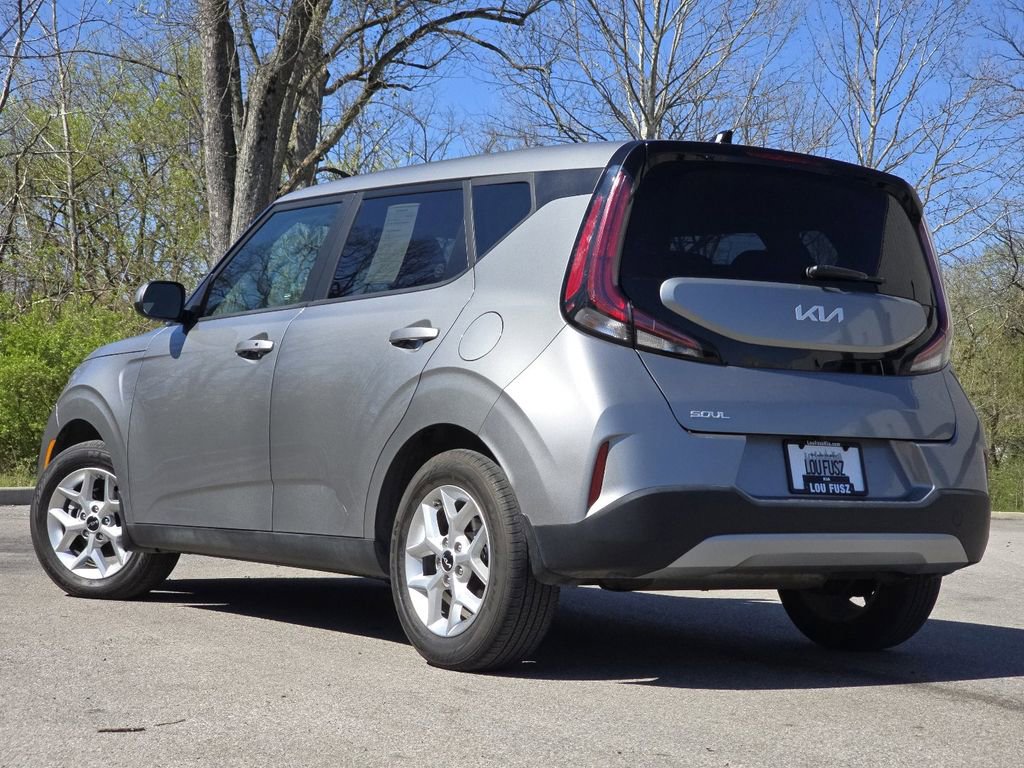 Used 2023 Kia Soul S image 12