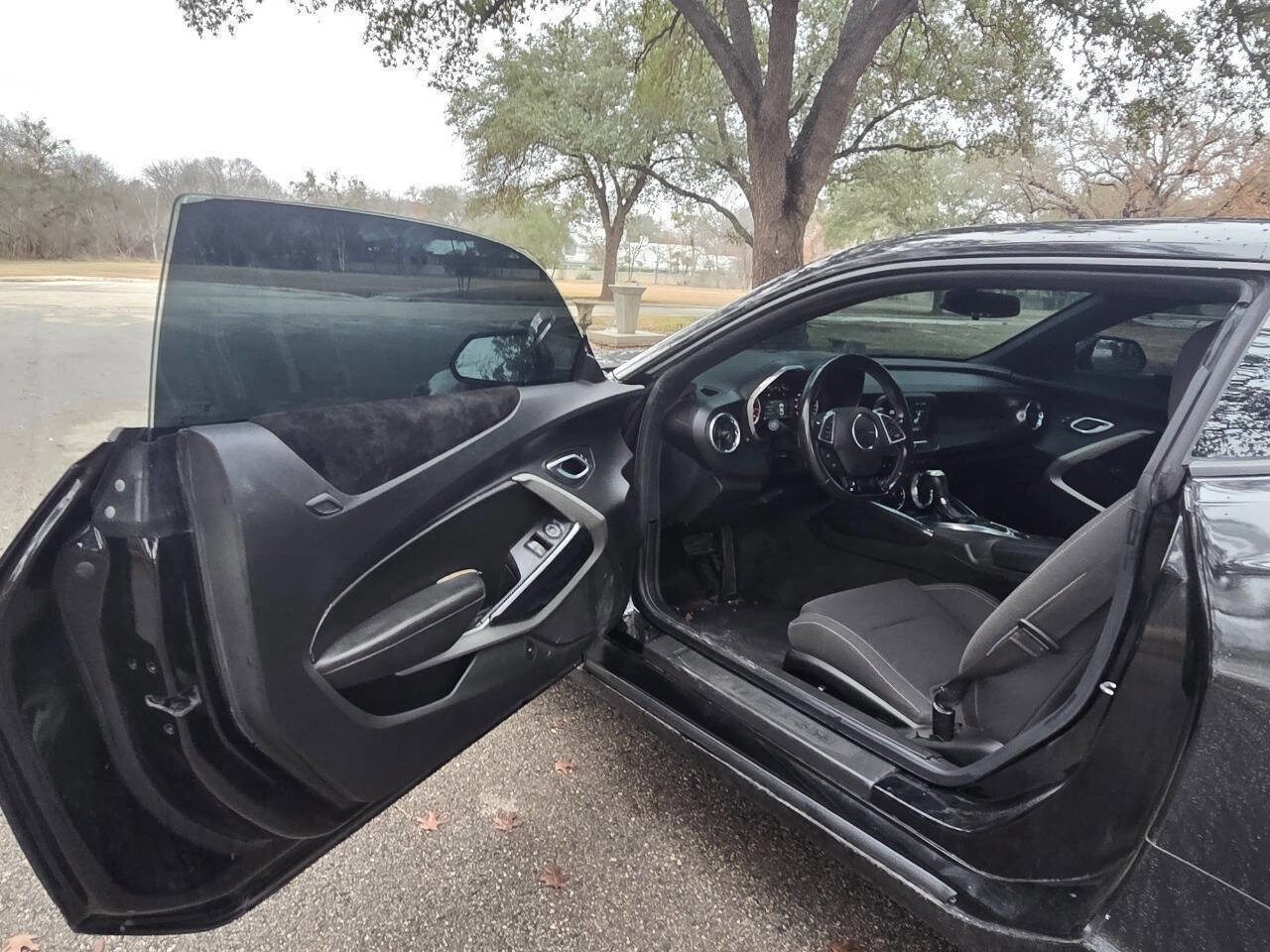 Used 2018 Chevrolet Camaro LT w/ RS Package image 11