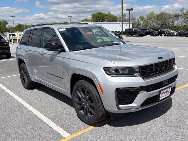 New 2026 Jeep Grand Cherokee Limited AWD/4WD image 2