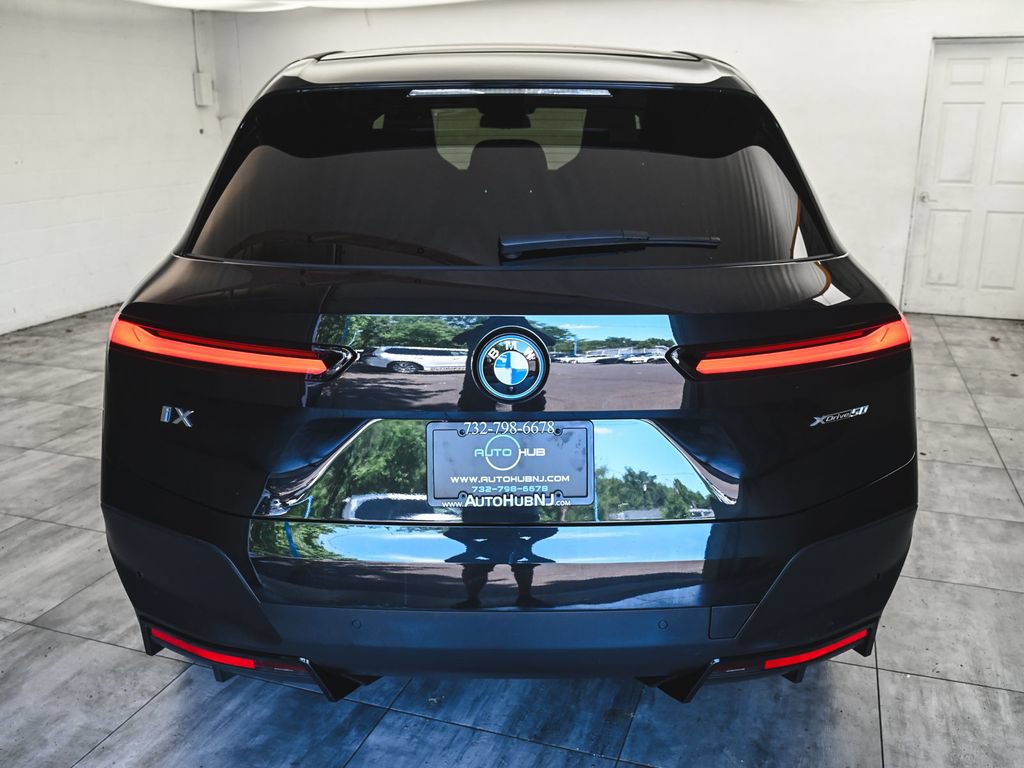 Used 2024 BMW iX xDrive50 w/ Convenience Package AWD/4WD image 5