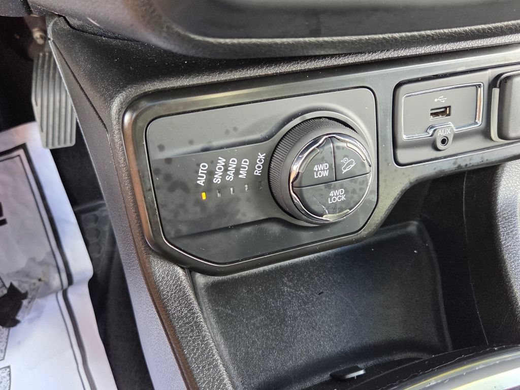 Used 2023 Jeep Renegade Trailhawk w/ Sun/Sound Group AWD/4WD image 27