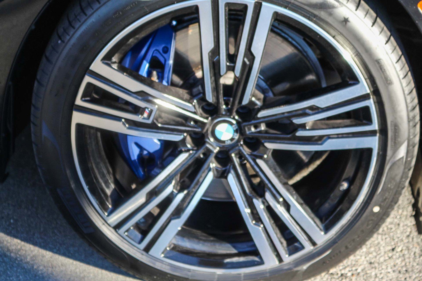 Used 2023 BMW 760i xDrive w/ Luxury Rear Seating Package image 10