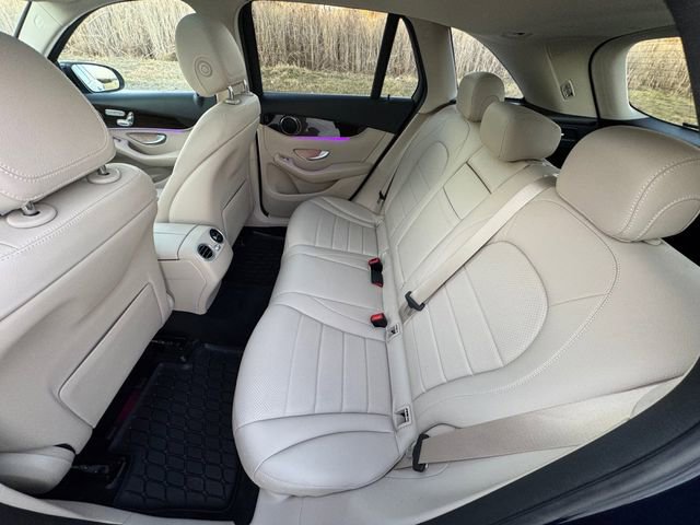 Used 2021 Mercedes-Benz GLC 300 image 29