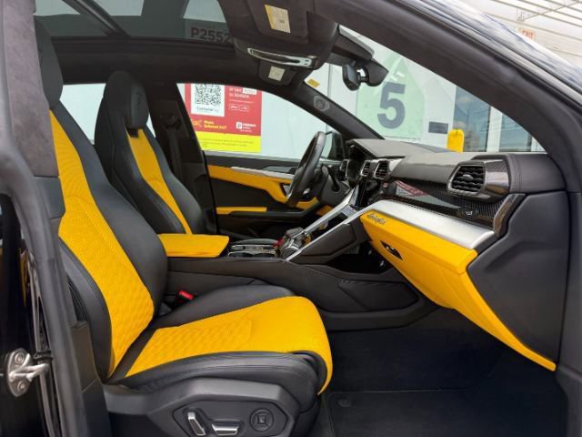 Used 2020 Lamborghini Urus image 24