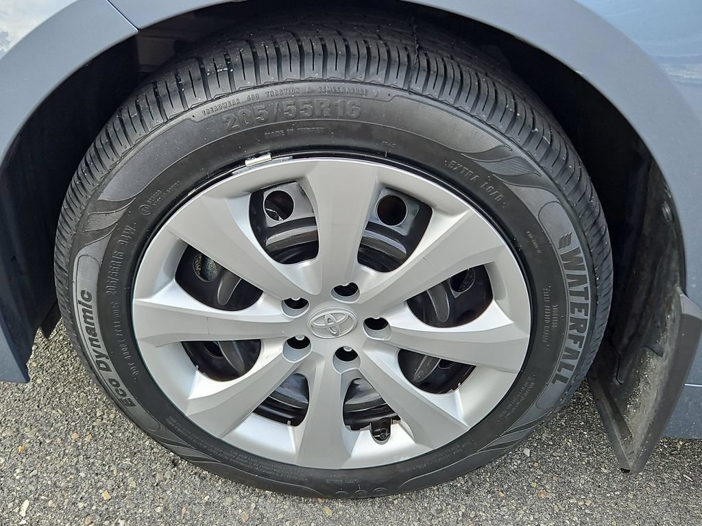 Used 2025 Toyota Corolla LE w/ Convenience Package FWD image 31