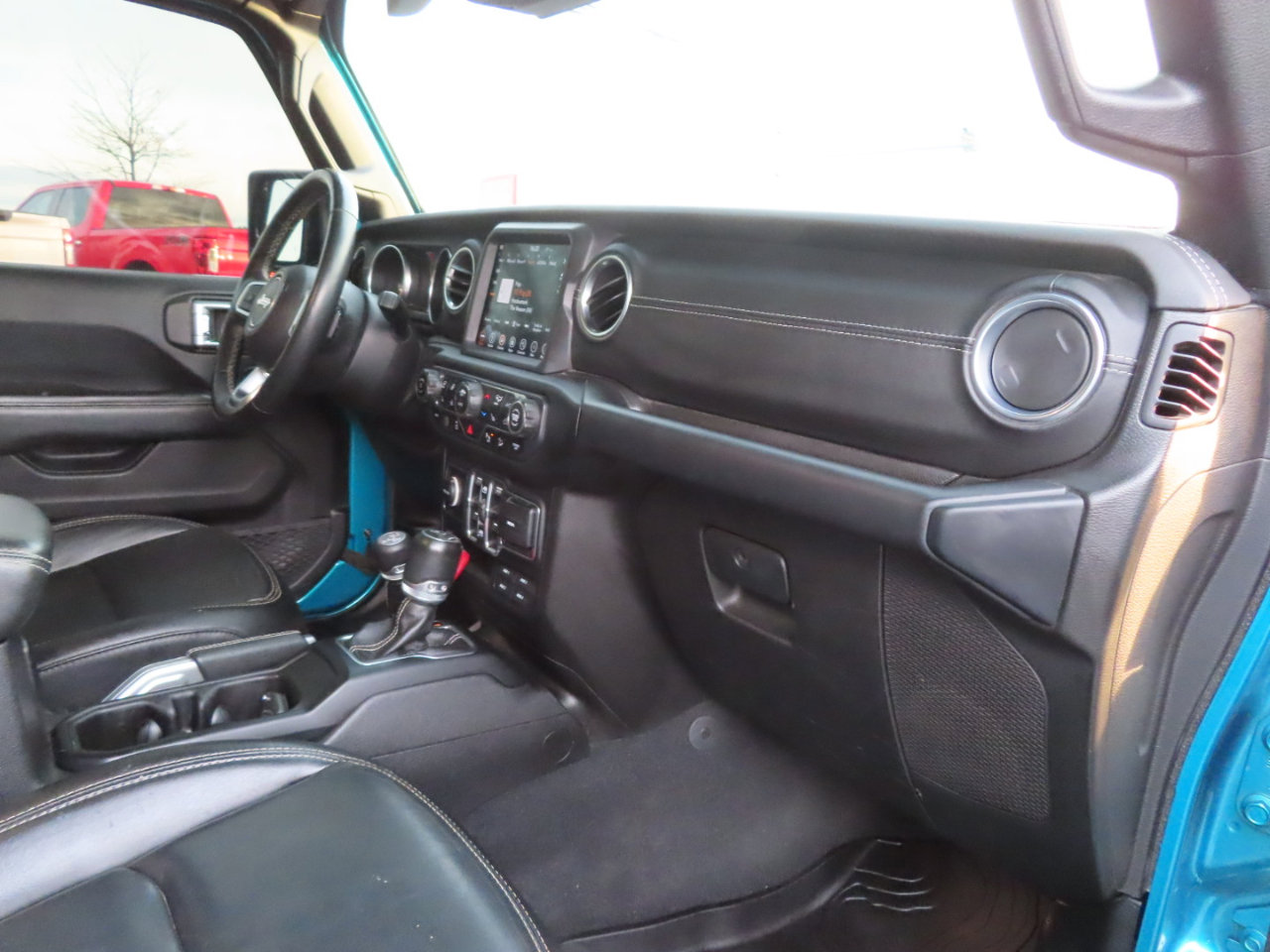 Used 2019 Jeep Wrangler Unlimited Sahara image 45