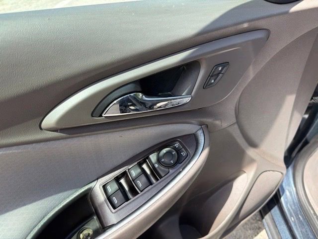 Used 2020 Chevrolet Malibu LT FWD image 43