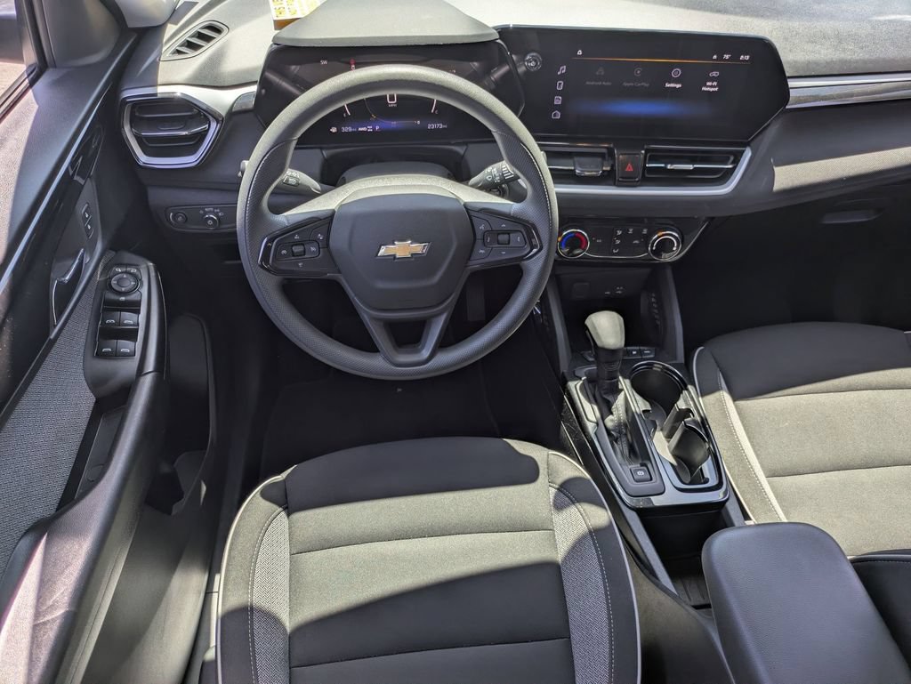 Used 2025 Chevrolet TrailBlazer LT AWD/4WD image 25