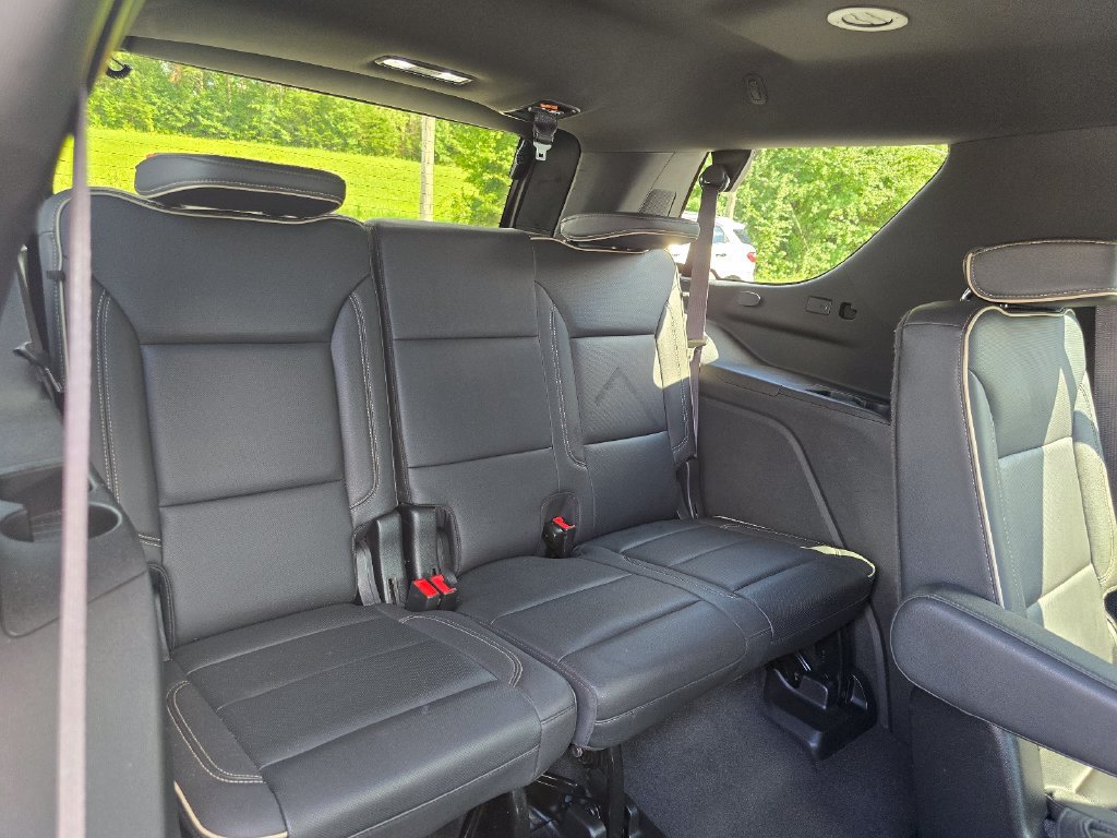 Used 2024 Chevrolet Tahoe Premier AWD/4WD image 12