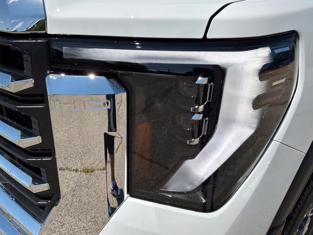 New 2026 GMC Sierra 3500 SLT AWD/4WD image 15