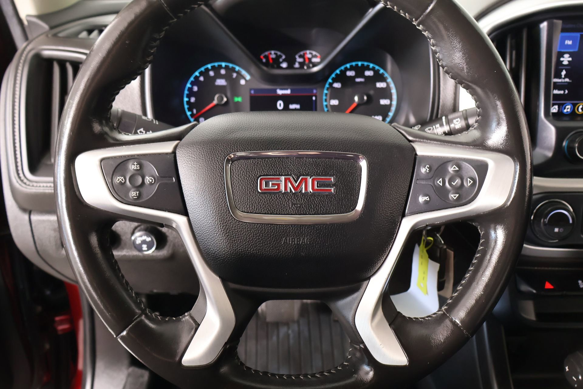 Used 2019 GMC Canyon SLE w/ Elevation Edition image 3