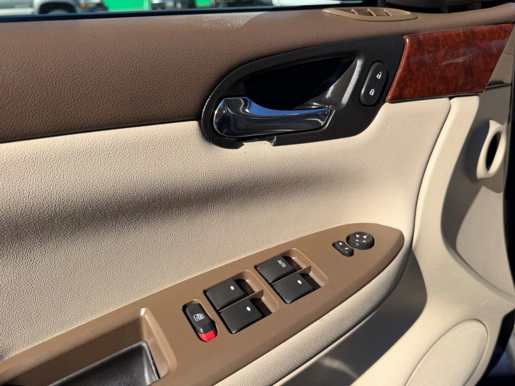 Used 2007 Chevrolet Impala LT w/ Preferred Equipment Group image 30