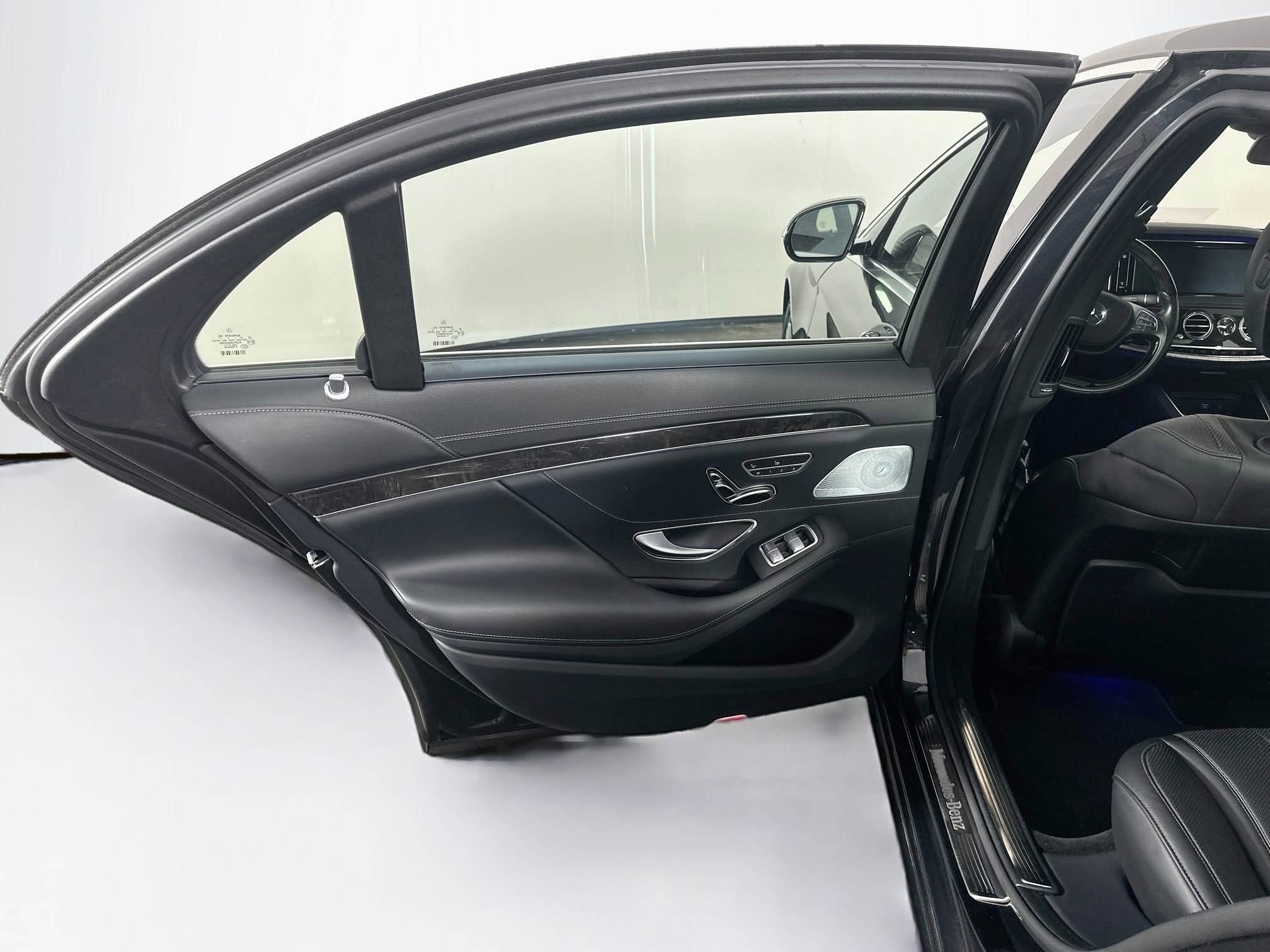 Used 2016 Mercedes-Benz S 550 4MATIC Sedan image 26