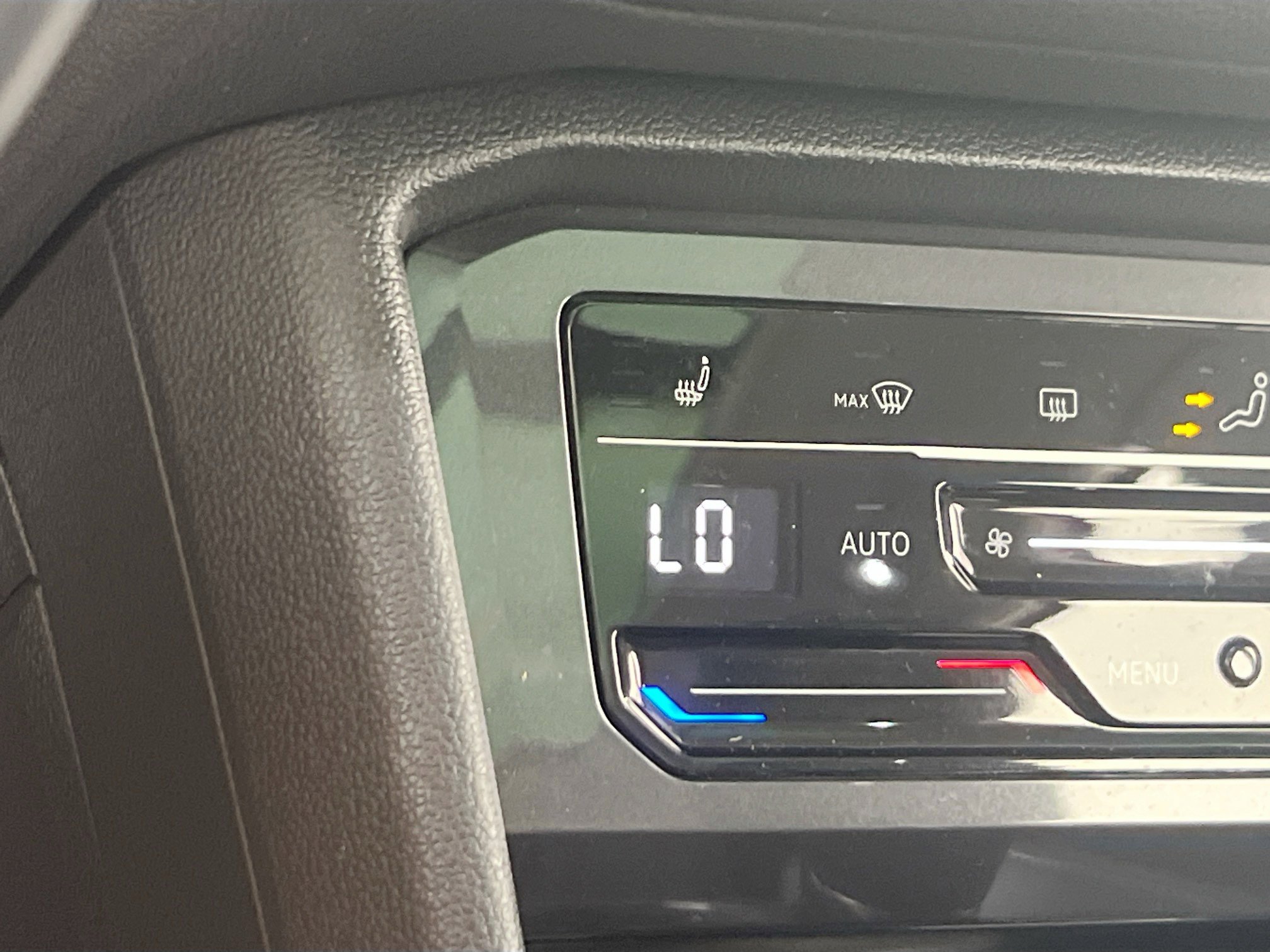 Used 2022 Volkswagen Tiguan SE AWD/4WD image 19