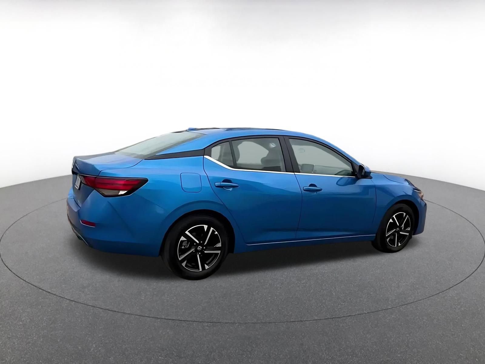 Used 2025 Nissan Sentra SV FWD image 14