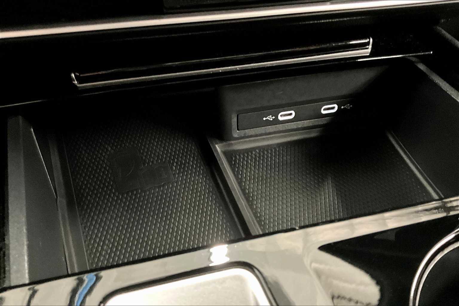 Used 2024 Volkswagen Atlas Cross Sport SE image 34