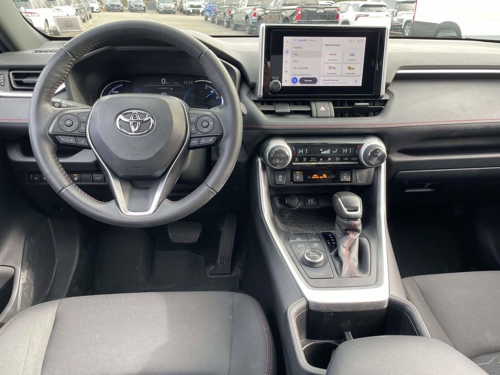 Used 2023 Toyota RAV4 SE image 15