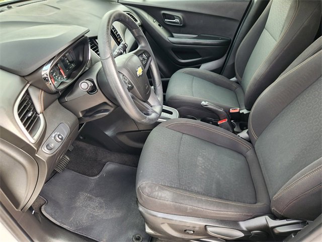 Used 2022 Chevrolet Trax LS w/ Tint and Cruise Package image 13