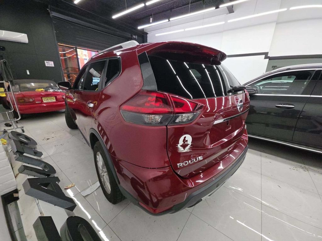 Used 2020 Nissan Rogue SV AWD/4WD image 7