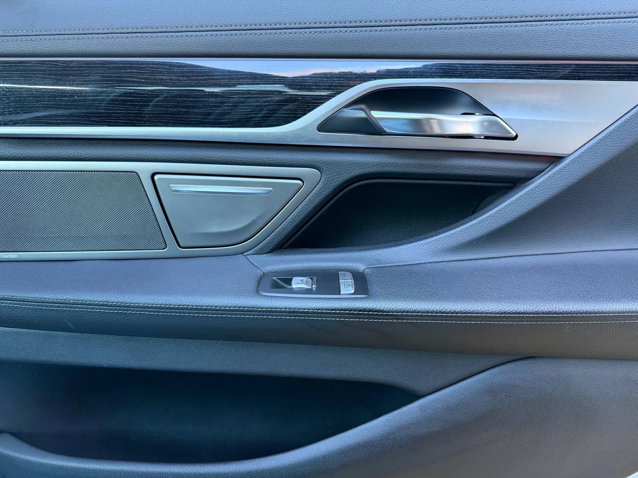 Used 2018 BMW 740i xDrive image 13