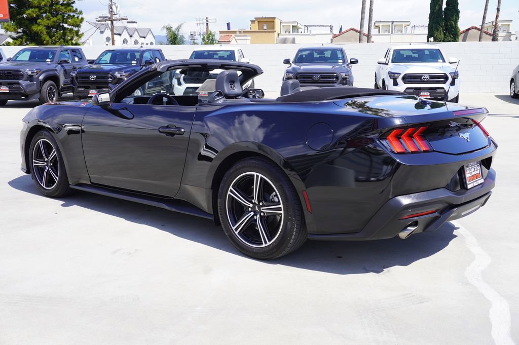 Used 2025 Ford Mustang Convertible image 11