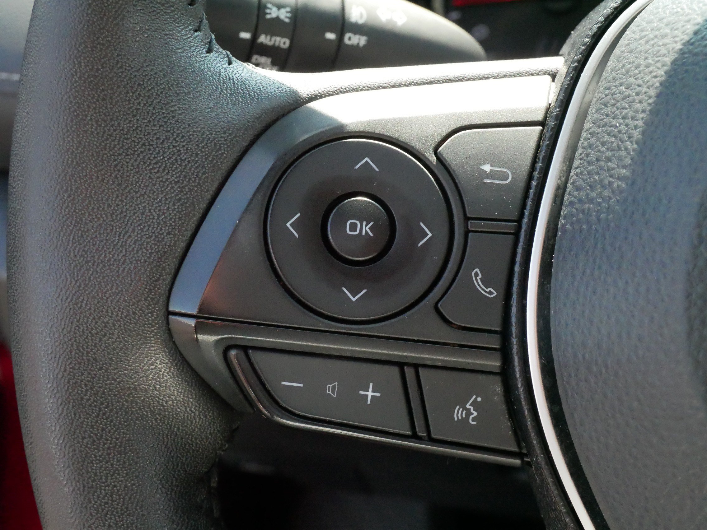 Certified 2021 Toyota RAV4 XLE Premium AWD/4WD image 26