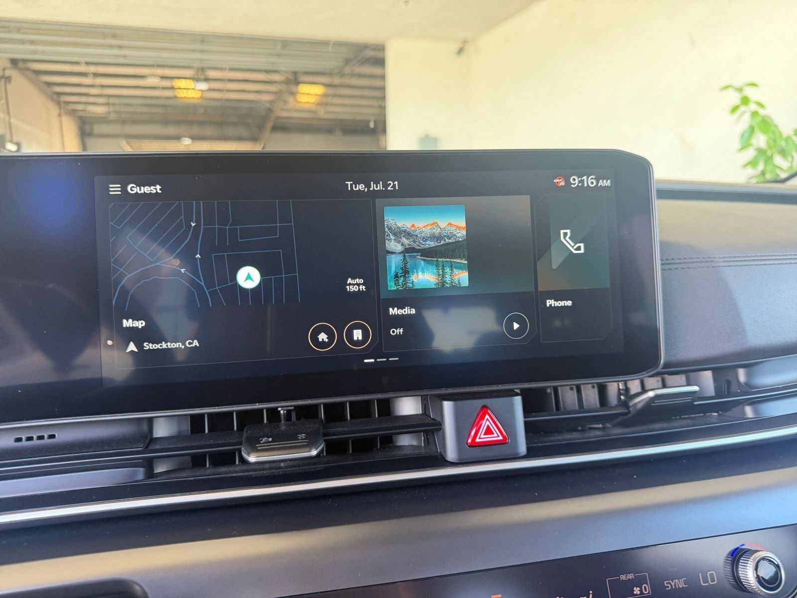 Used 2026 Kia Carnival FWD image 21