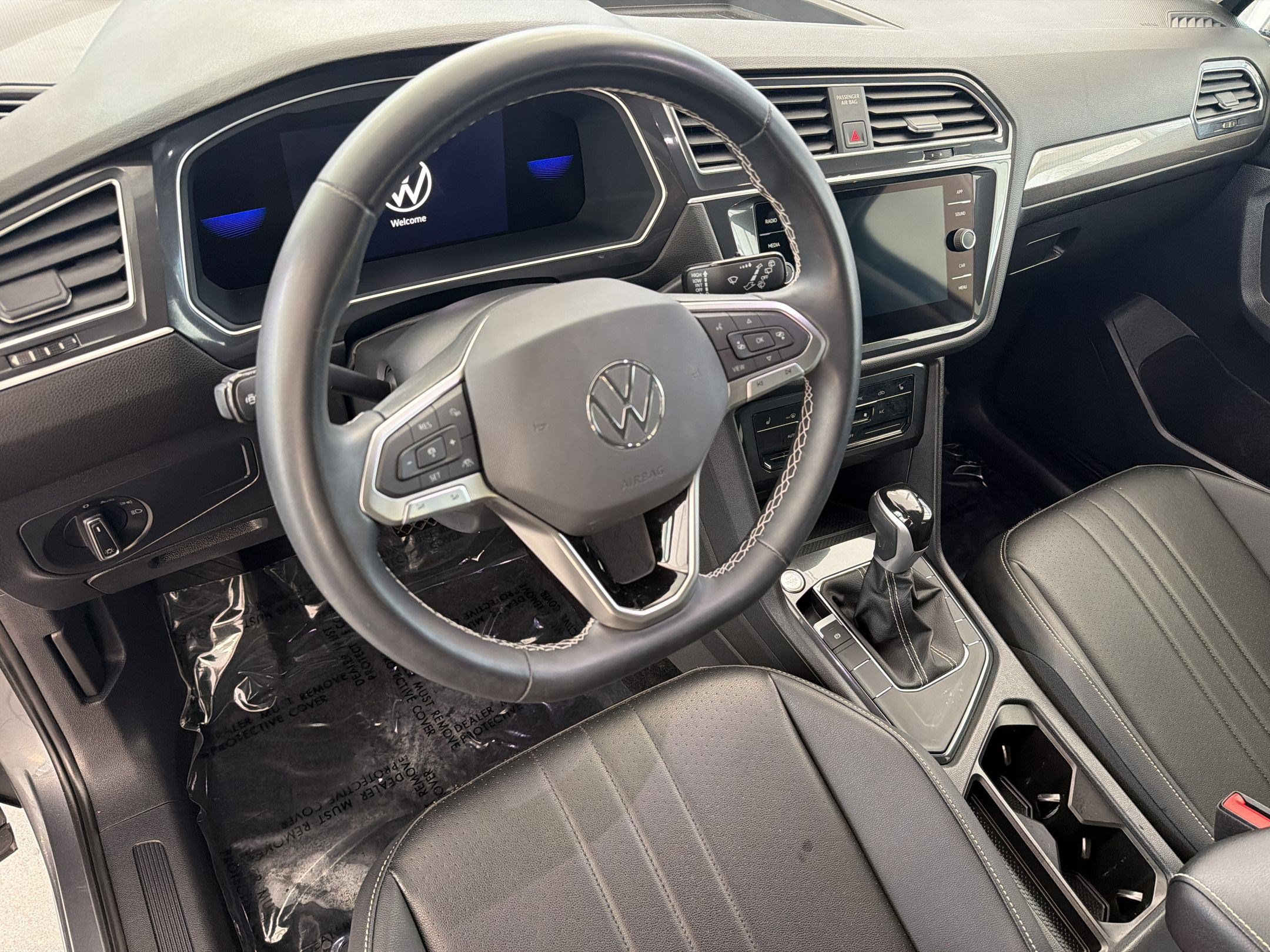 Used 2023 Volkswagen Tiguan SE FWD image 4