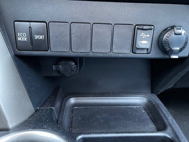 Used 2013 Toyota RAV4 LE image 17