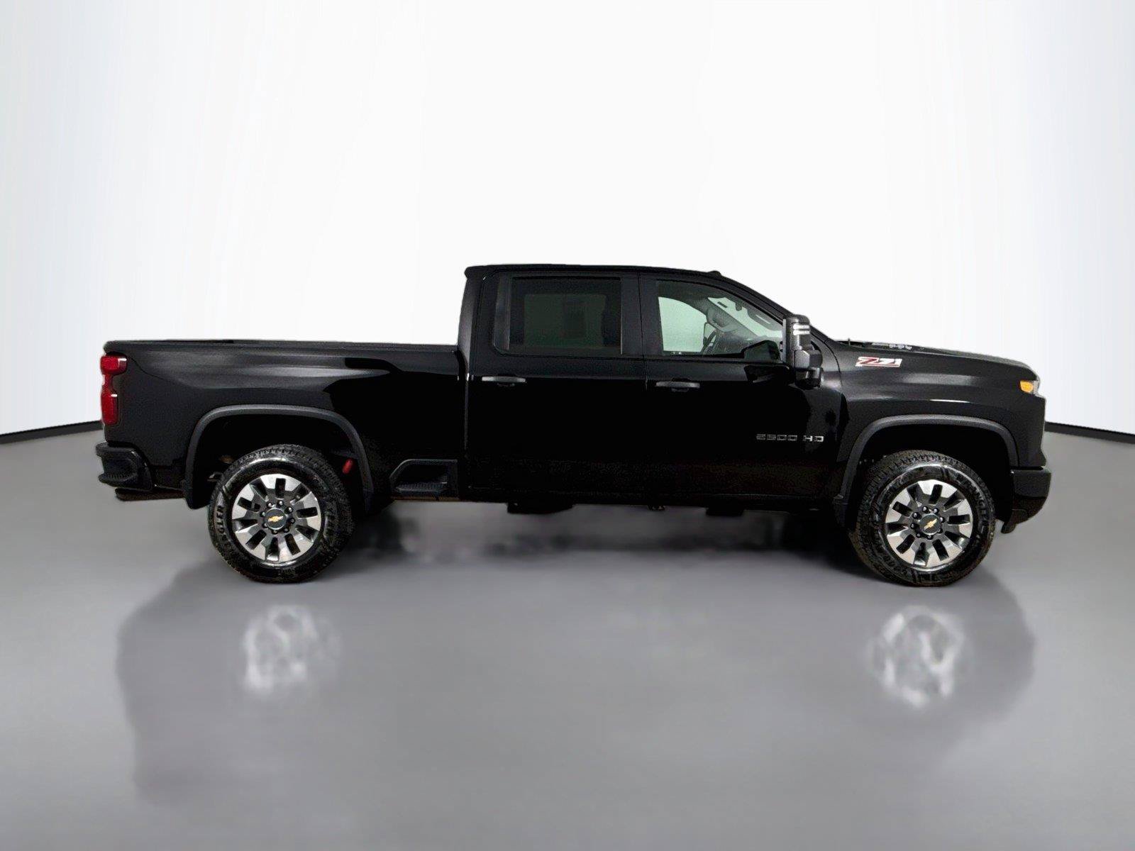 Used 2024 Chevrolet Silverado 2500 Custom w/ Custom Value Package AWD/4WD image 13
