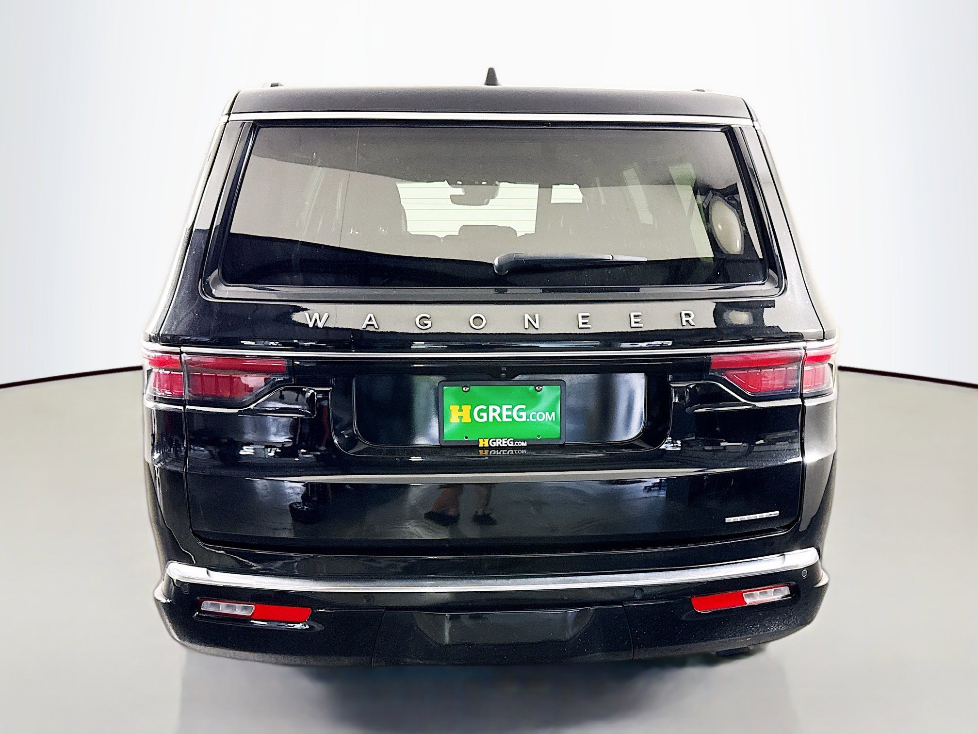 Used 2024 Jeep Wagoneer L Series II RWD image 8