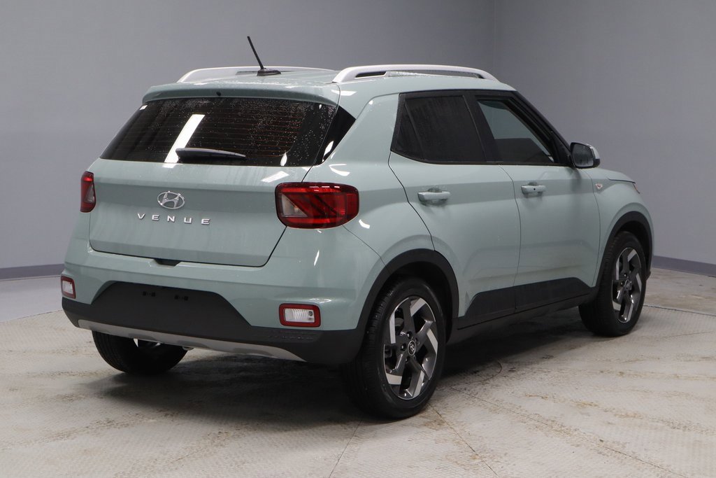 Certified 2025 Hyundai Venue SEL image 10