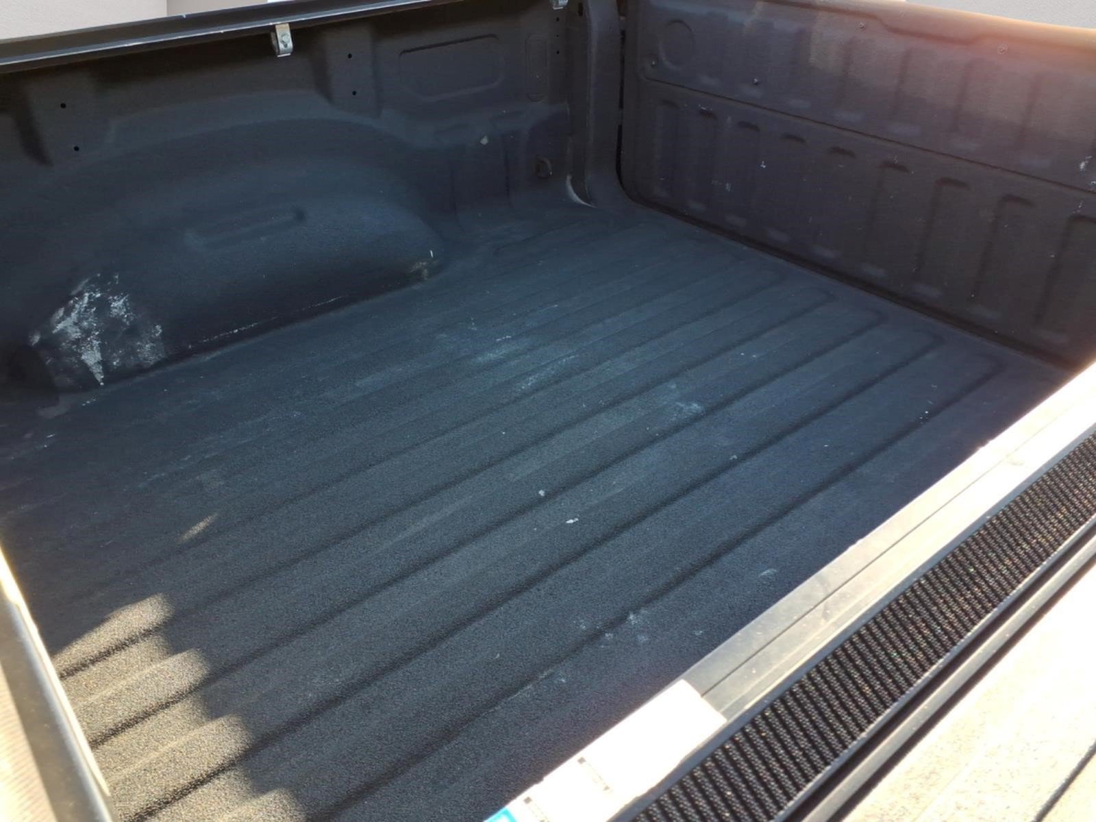 Used 2020 RAM 1500 Laramie AWD/4WD image 29