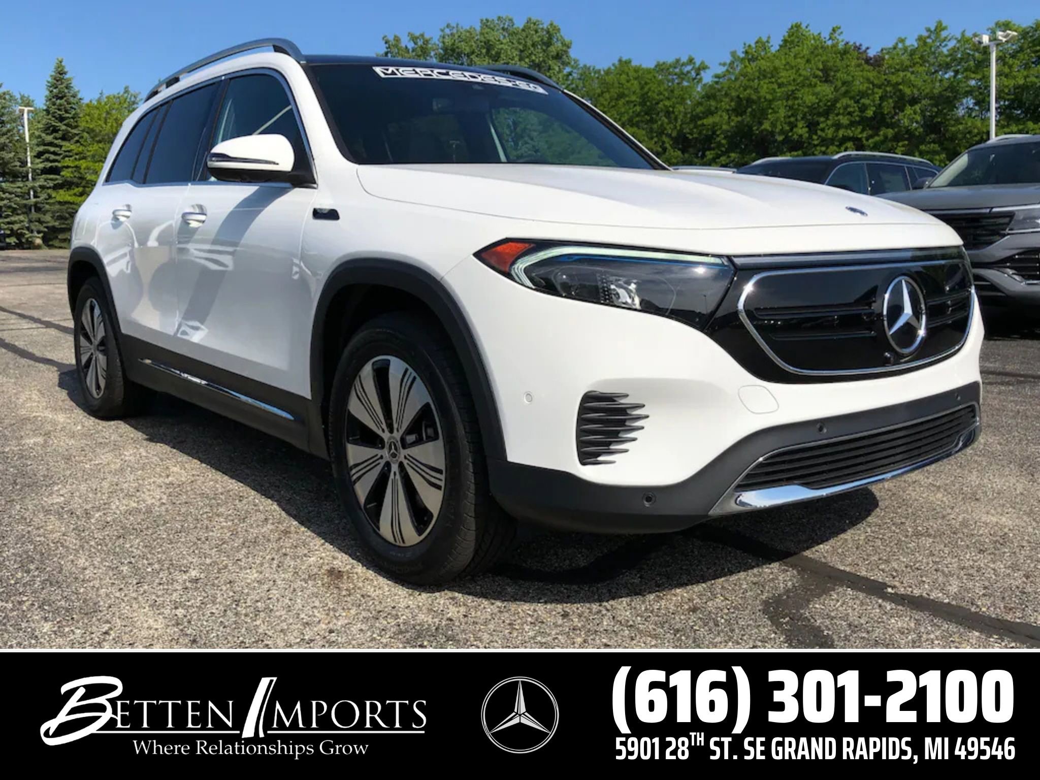 New 2022 Mercedes-Benz EQB 300 4MATIC