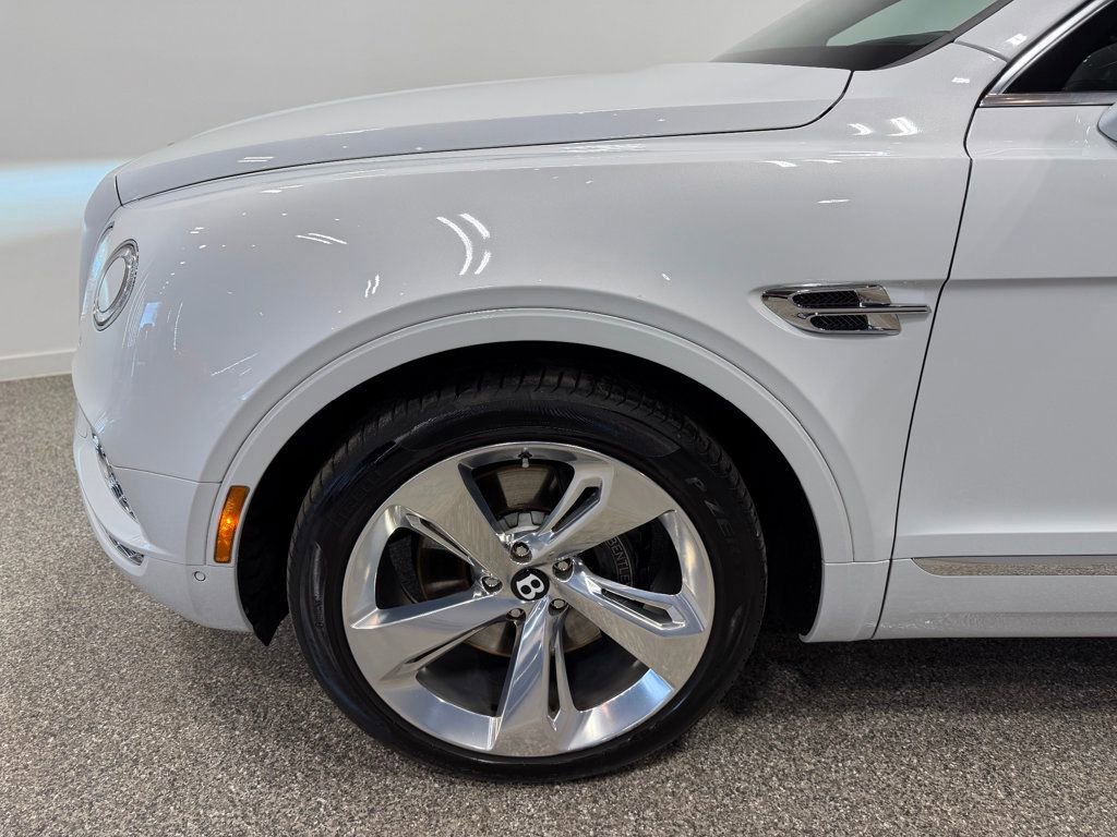 Used 2018 Bentley Bentayga Mulliner AWD/4WD image 14
