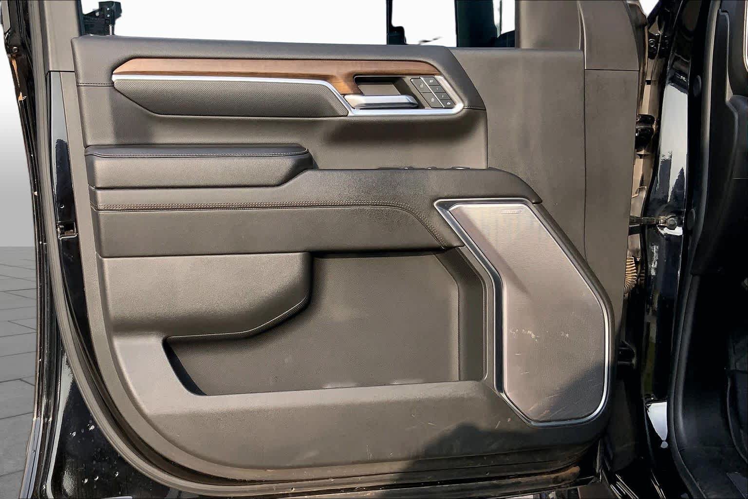 Used 2024 Chevrolet Silverado 2500 High Country w/ High Country Premium Package AWD/4WD image 21