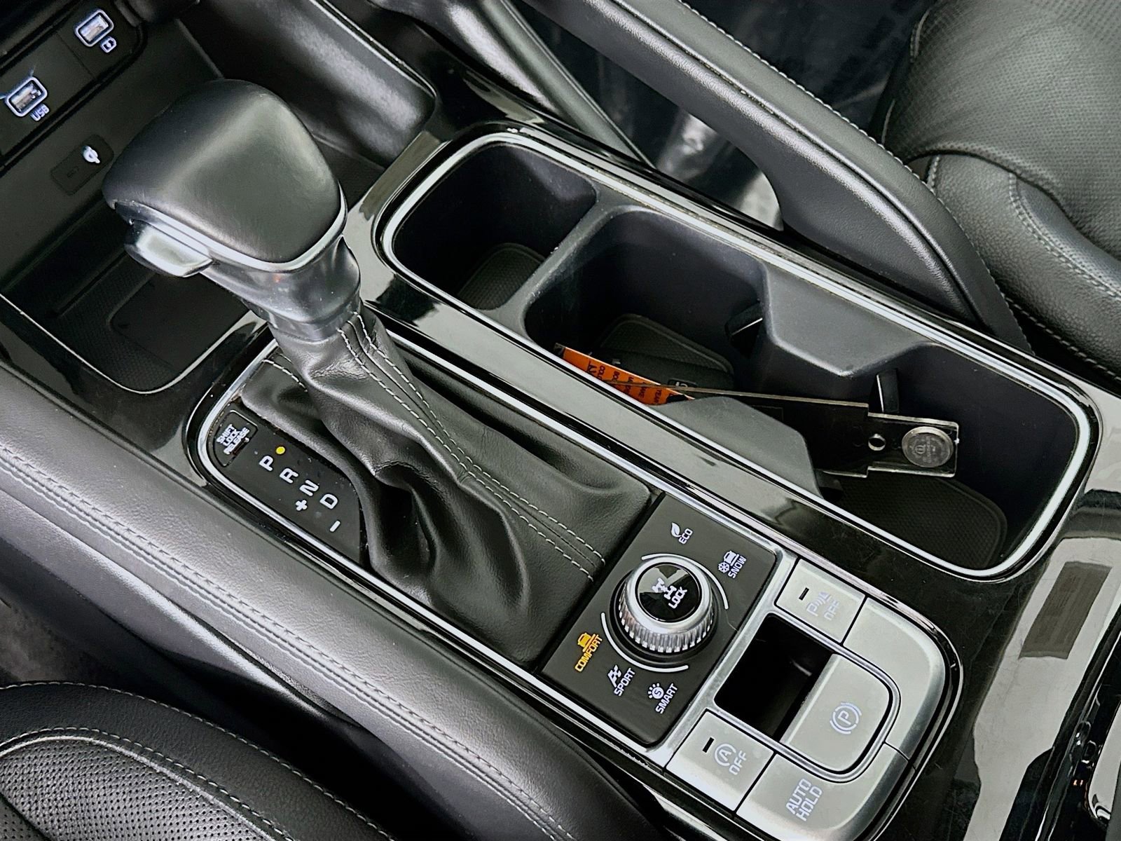 Used 2022 Kia Telluride EX w/ EX Premium Package image 18