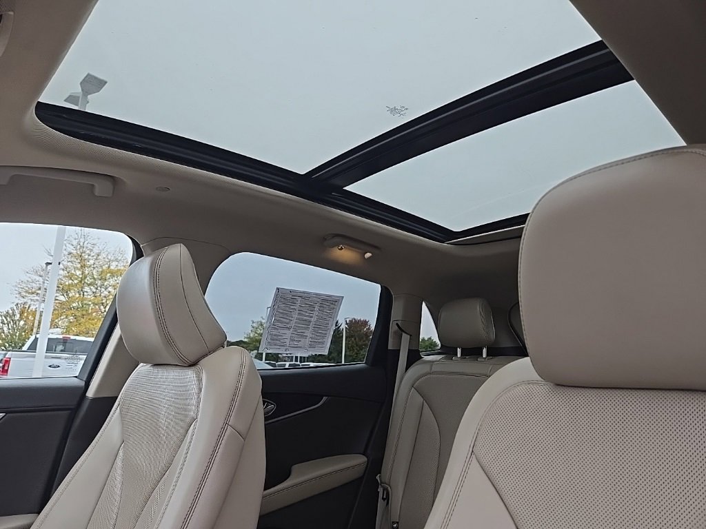 Used 2021 Lincoln Nautilus Reserve image 15