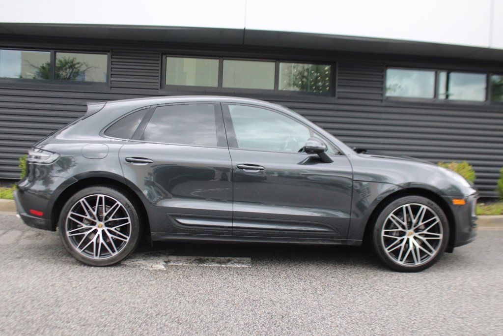 Used 2025 Porsche Macan image 8