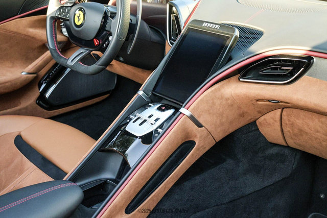 Used 2025 Ferrari Roma Spider RWD image 36