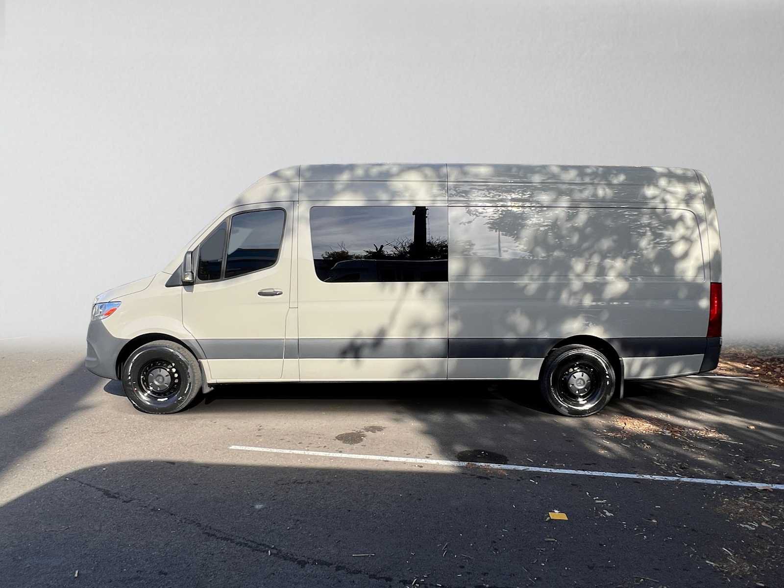 Used 2024 Mercedes-Benz Sprinter 2500 image 6