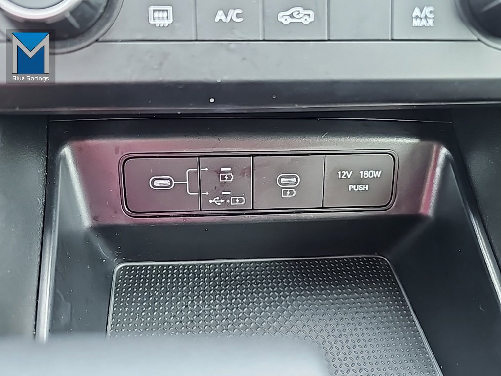 Used 2025 Hyundai Santa Cruz SE image 30