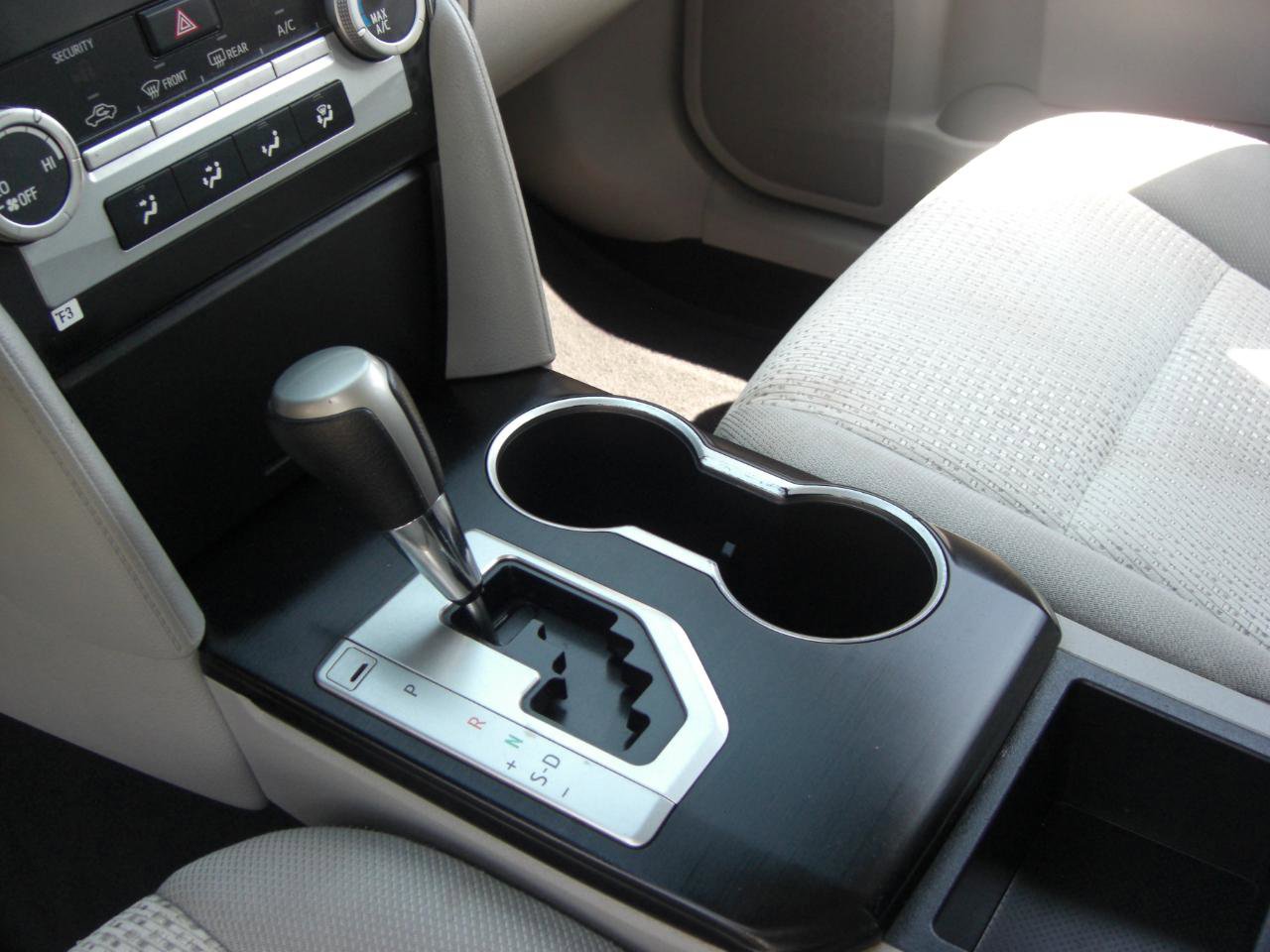 Used 2012 Toyota Camry L FWD image 11