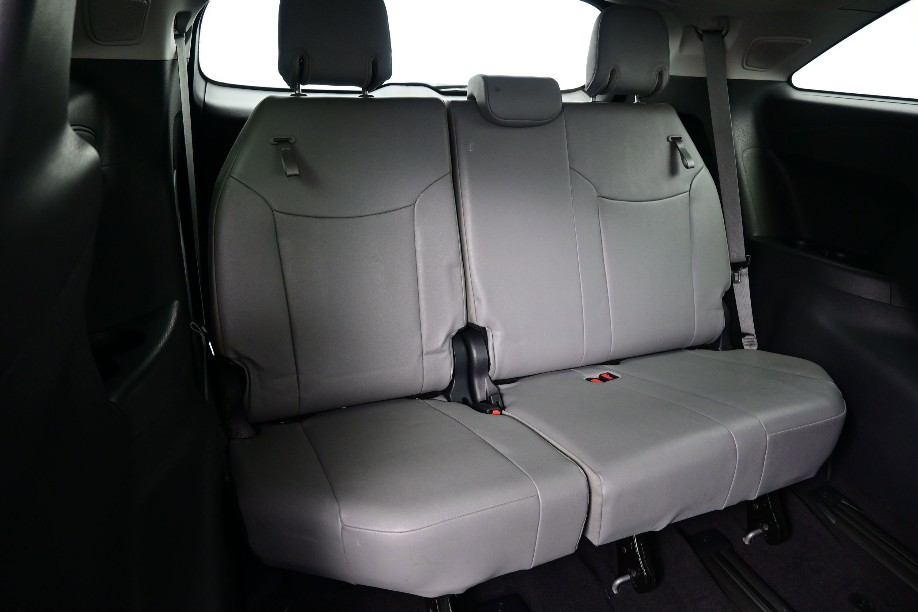 Used 2025 Toyota Sienna XLE w/ XLE Plus Package AWD/4WD image 17
