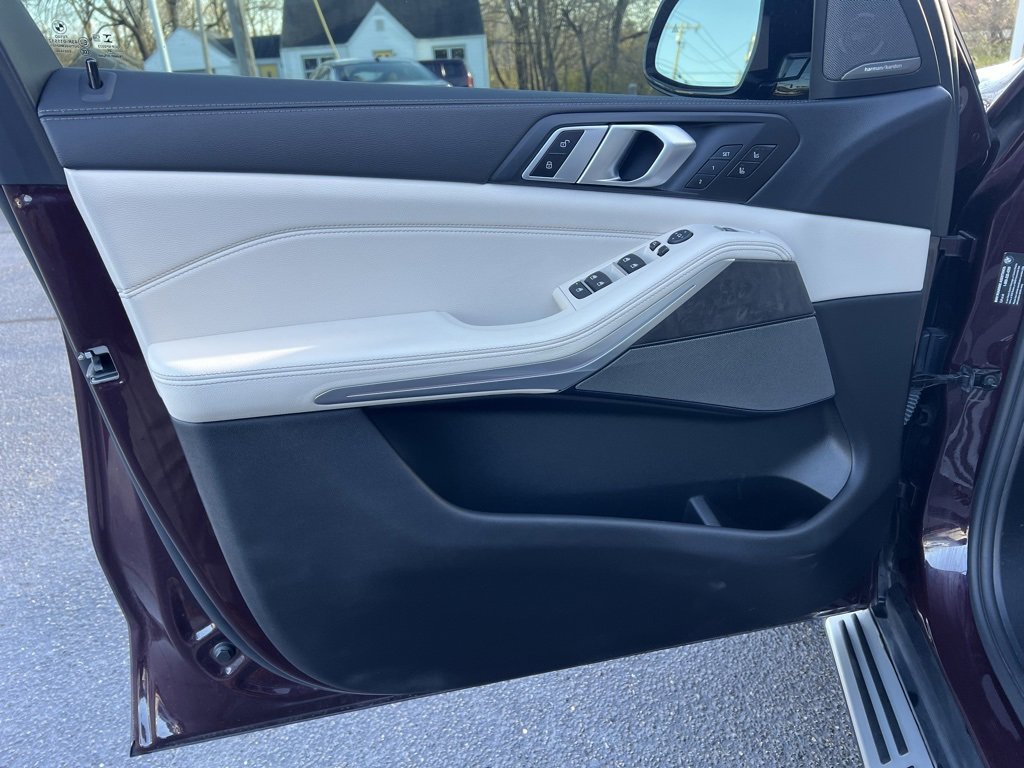 Used 2020 BMW X5 xDrive40i w/ Executive Package image 12