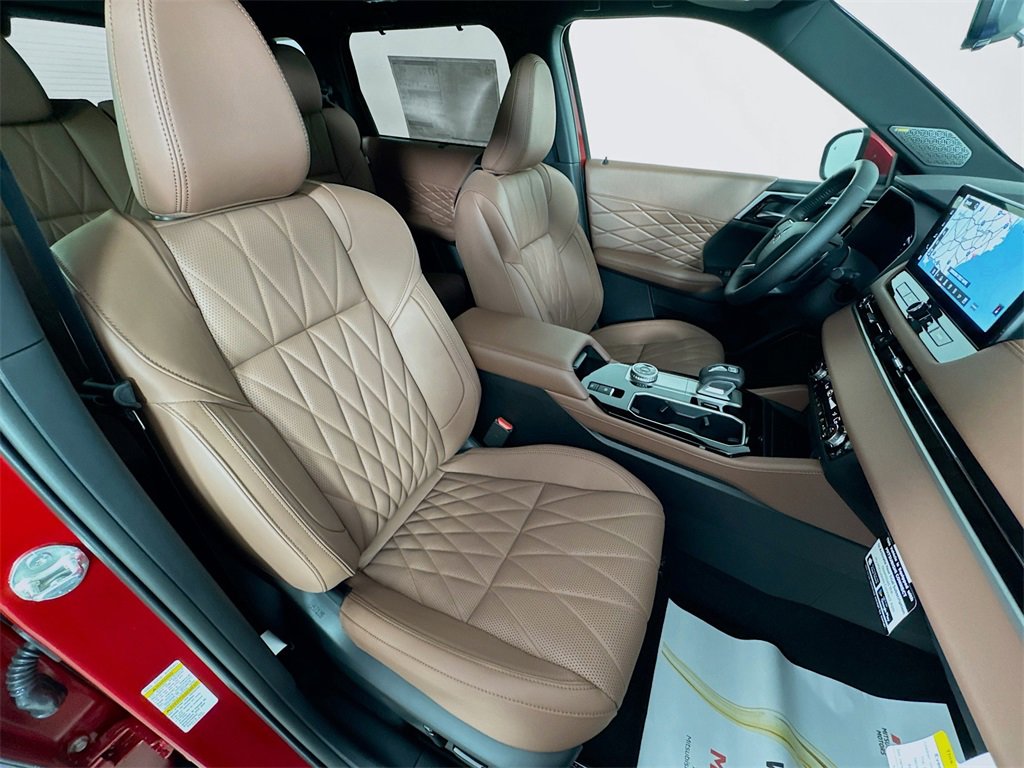New 2025 Mitsubishi Outlander SEL image 30
