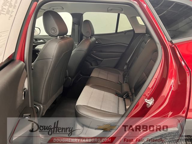 Used 2025 Chevrolet Trax LT FWD image 32