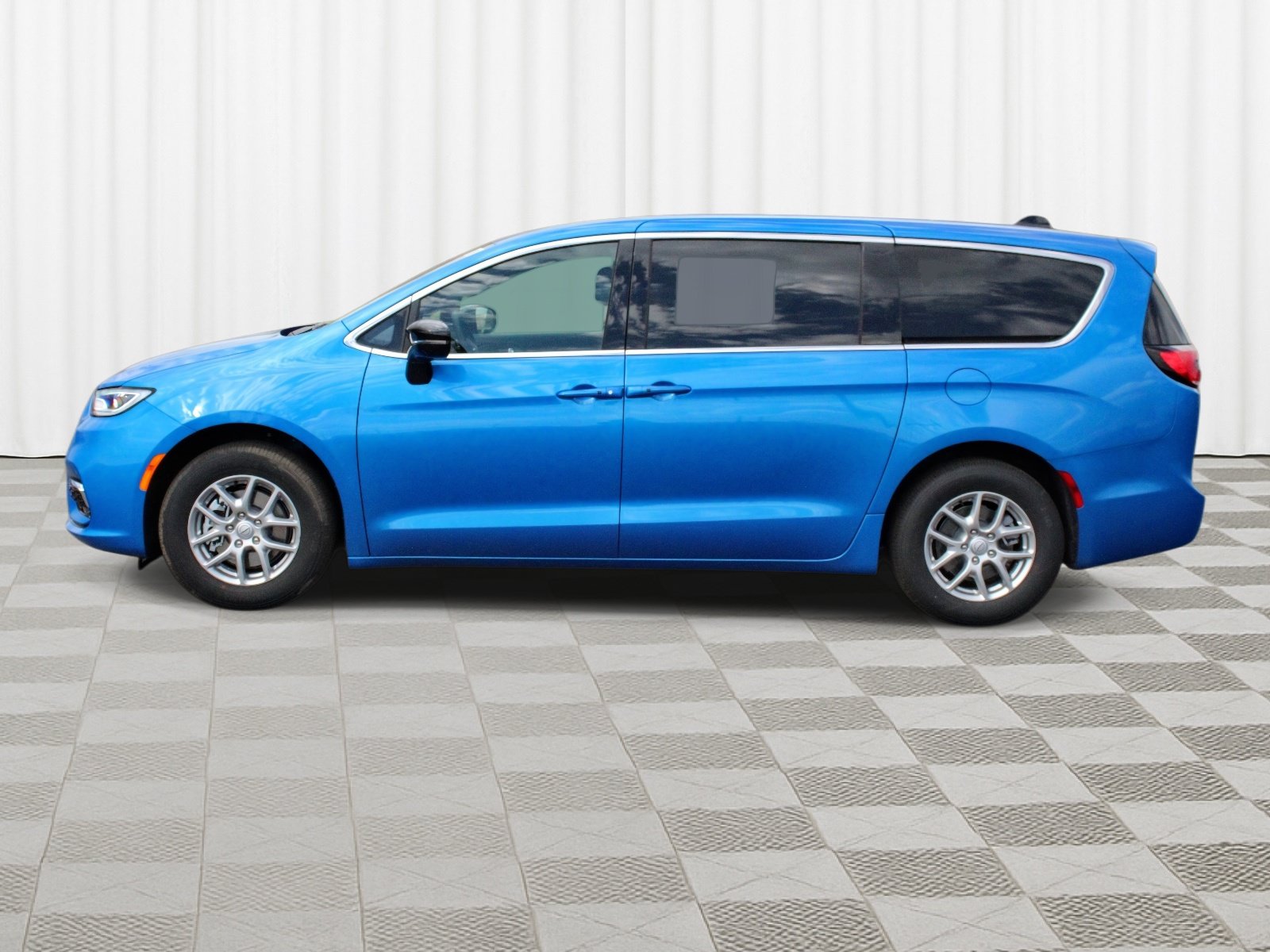 New 2026 Chrysler Pacifica Select FWD image 35