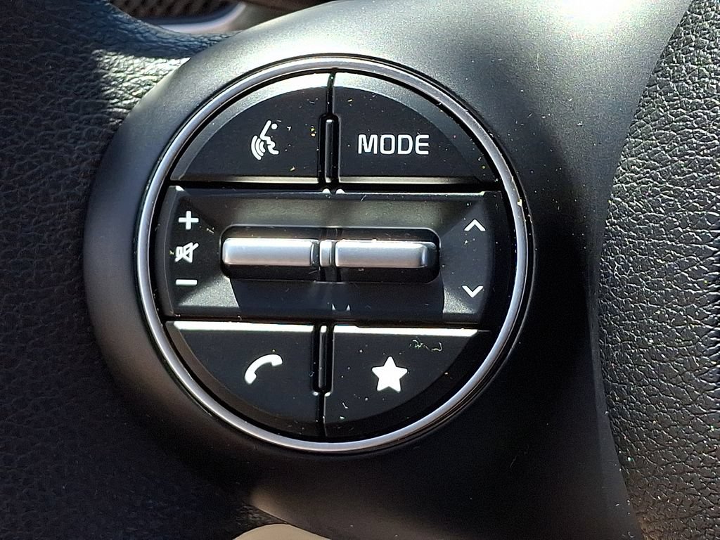 Used 2025 Kia Soul LX w/ LX Technology Package FWD image 20